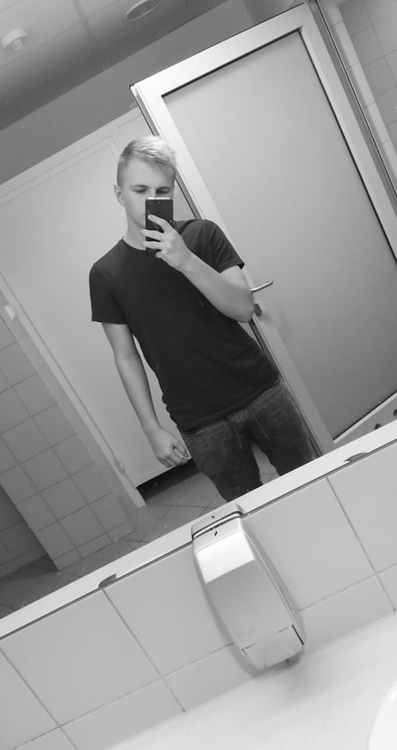 XE1QW.jpg