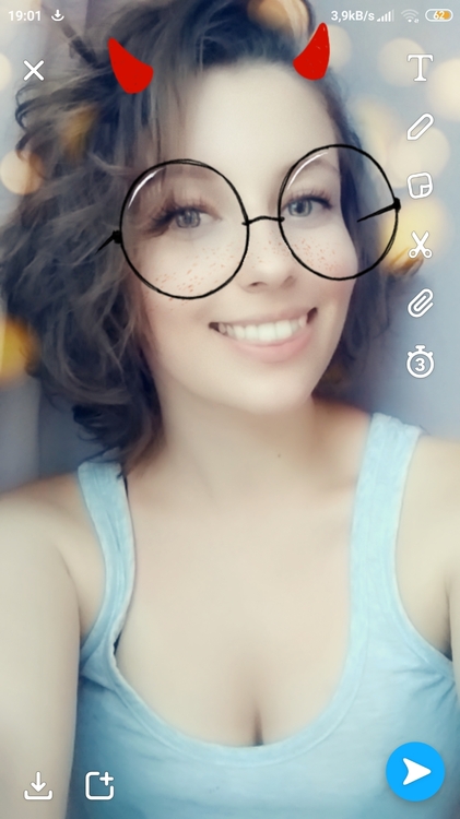 Screenshot_2020-07-06-19-01-00-278_com.snapchat.android.jpg
